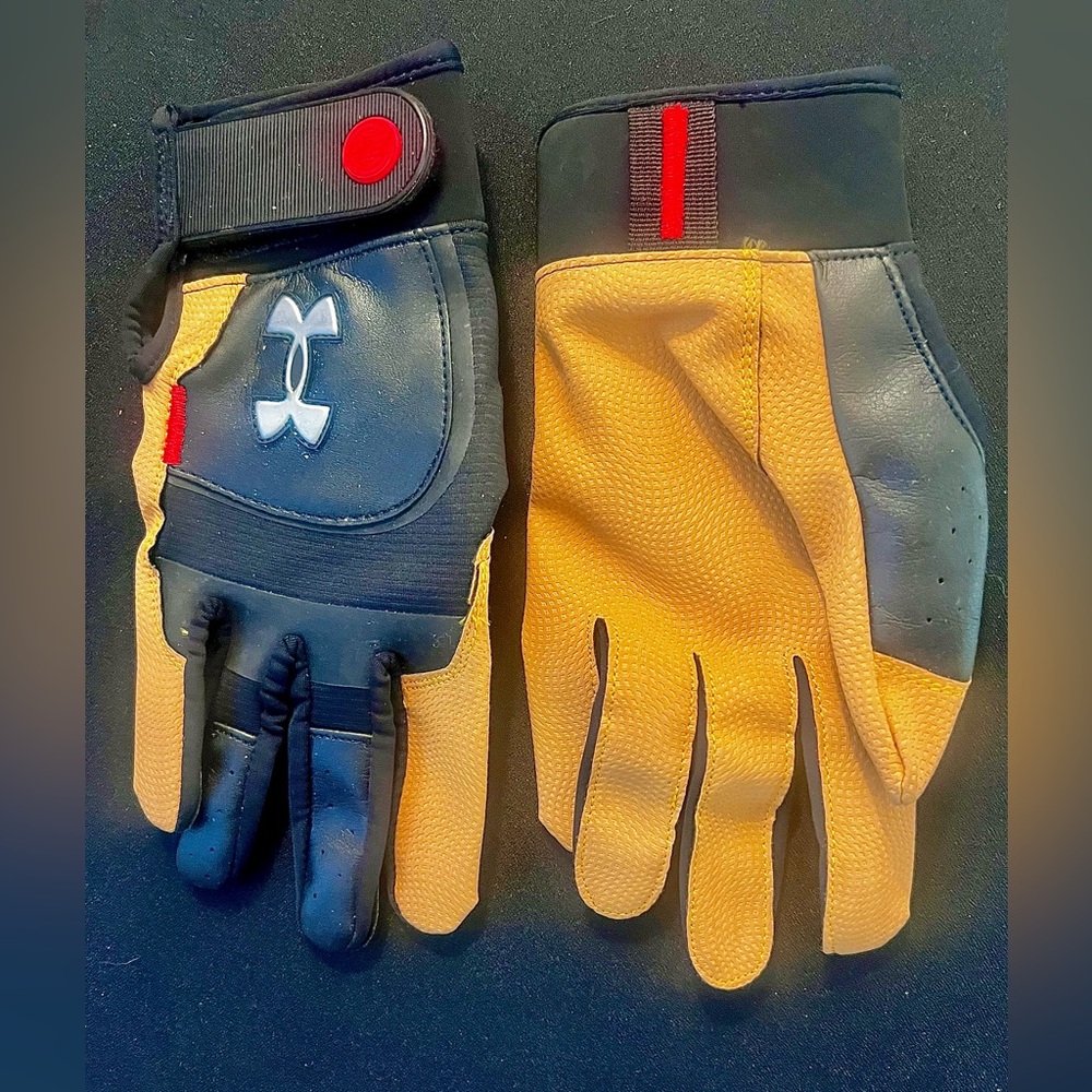 UNDER ARMOUR BRYCE HARPER HUSTLE MENS BATTING GLOVES / Size Medium / Like New